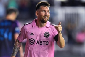 开云体育-梅西官方宣布出色防守新规，老鹰引发争议！