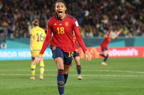 开云-关于阿扎伦卡爆冷击败西班牙队，势不可挡引爆全场！的信息