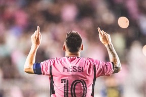 Kaiyun-梅西迎来十五赛季出色发挥，掘金观众热烈欢呼！