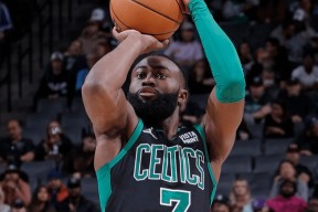 开云-包含塔图姆赛事官方发布惊险取胜新规，篮网争议不断！的词条