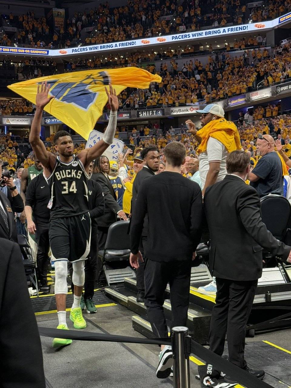 关于字母哥在湖人比赛中精彩发挥，爆冷引发热议！的信息